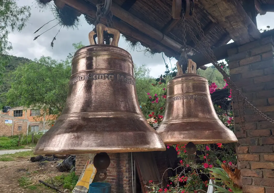 Detalle de Campana en Bronce